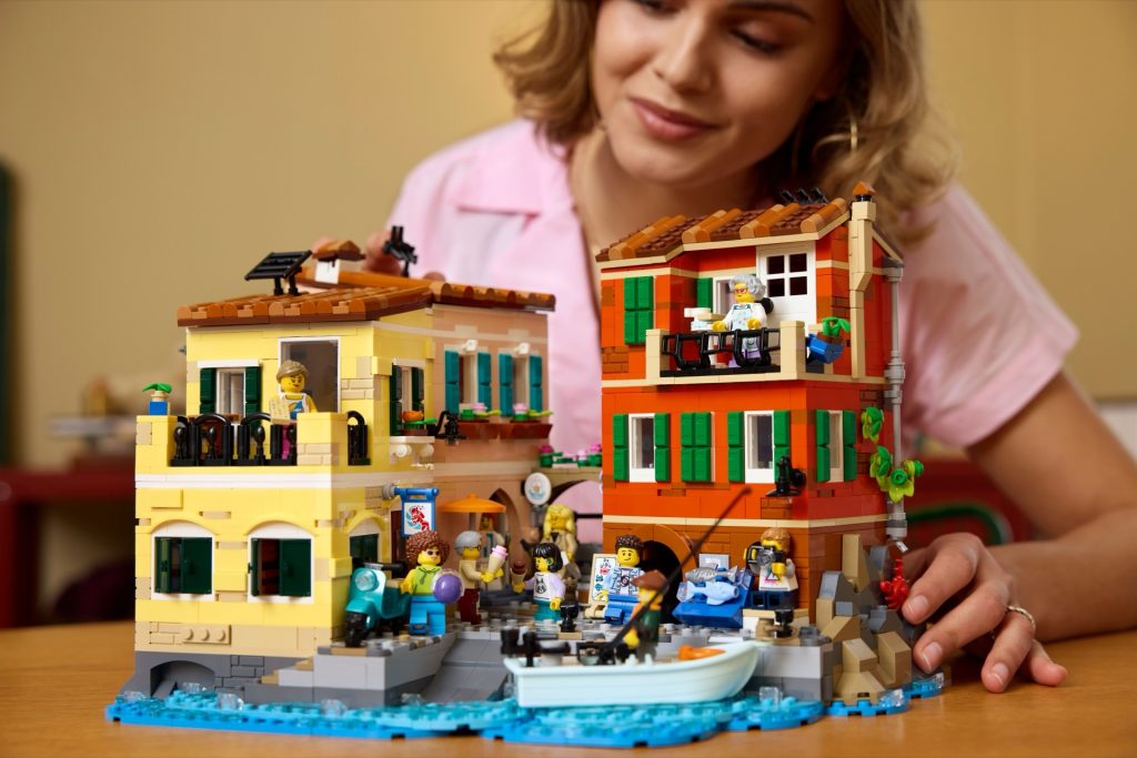 LEGO Ideas 21359 Italian Riviera 15 1024x683