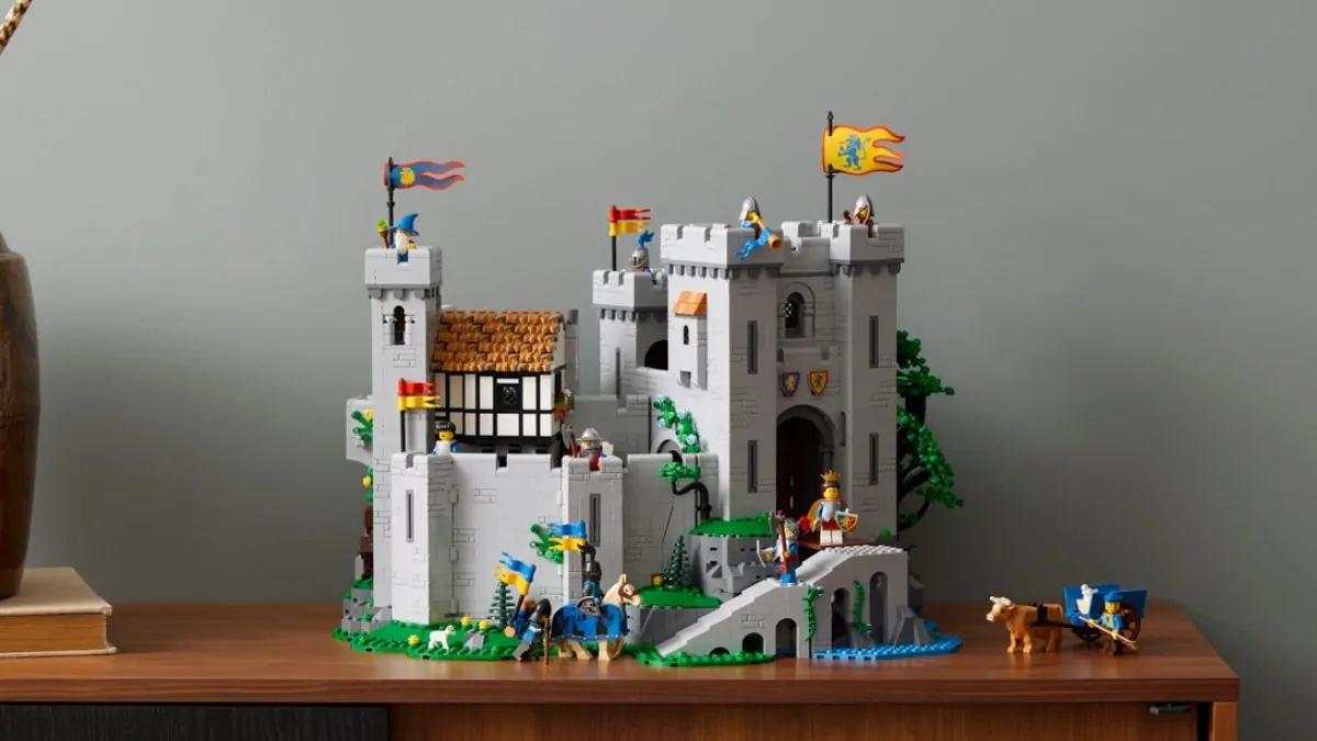 New 10305 Lion Knights Castle is 'Castle's Greatest Hits'
