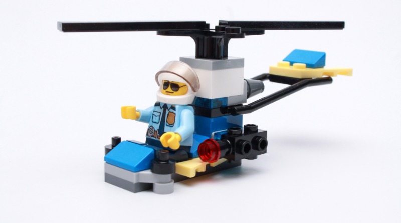 Closer look at LEGO CITY magazine Issue 35's police helicopter