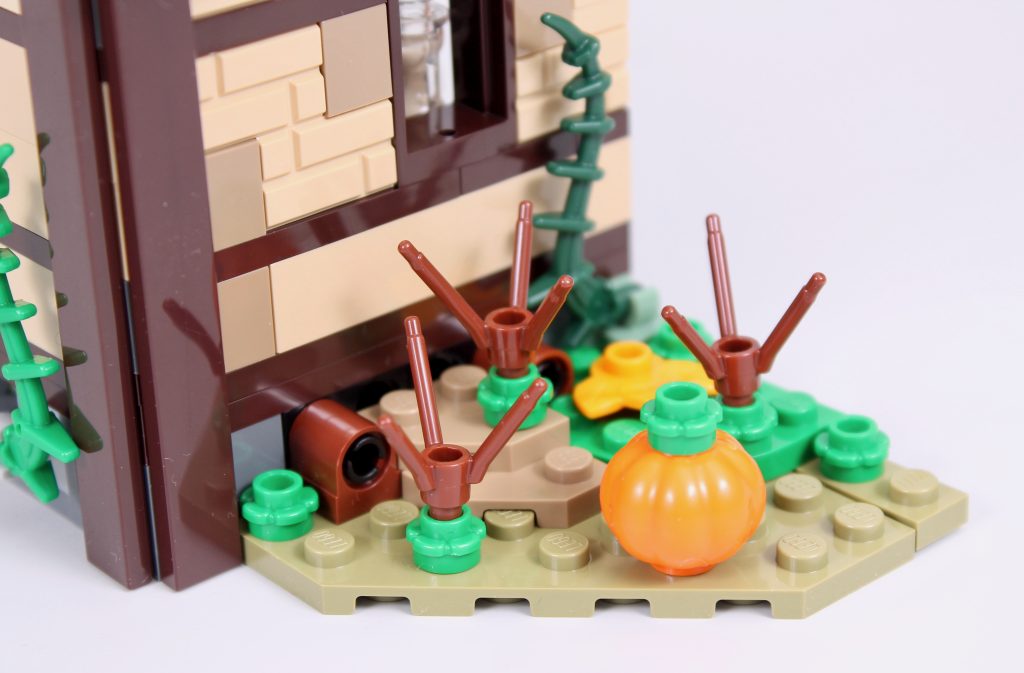 LEGO Ideas 21341 Disney Hocus Pocus The Sanderson Sisters Cottage review 42 1024x673