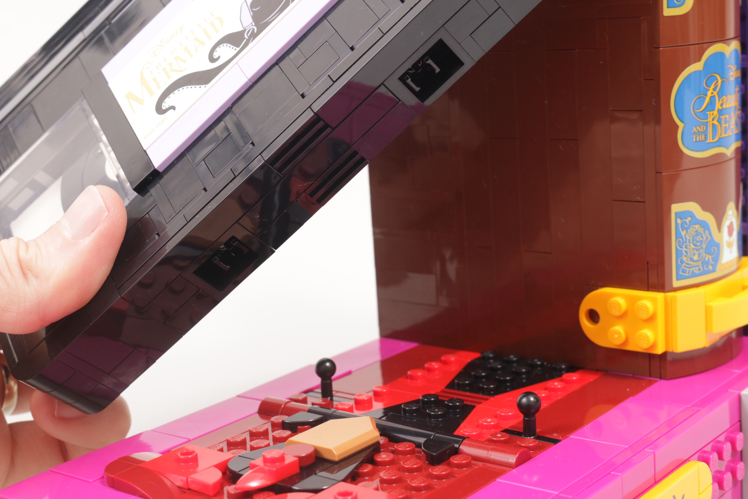 LEGO Disney 100 43227 Villain Icons review 15 scaled
