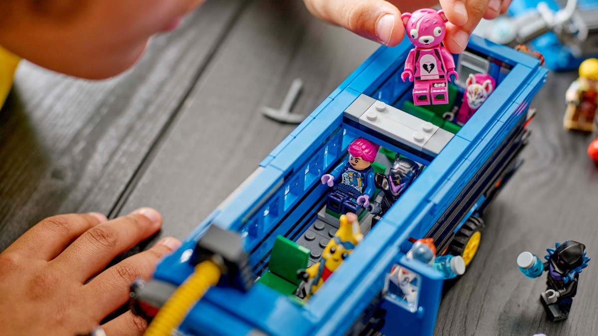Comparing the first officially released LEGO Fortnite minifigure