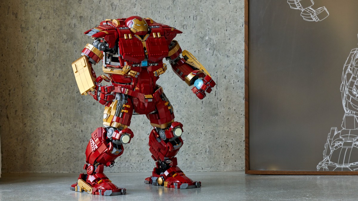 There’s a new graphic in the LEGO Marvel 76210 Hulkbuster reveal