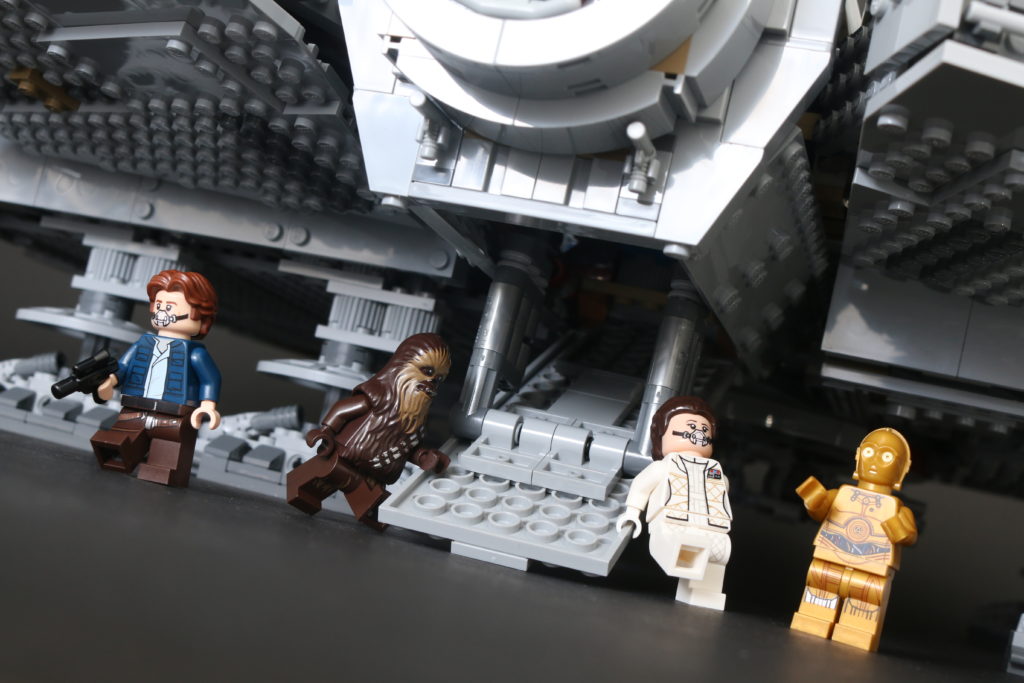 LEGO Star Wars 75192 UCS Ultimate Collectors Series Millennium Falcon review 50