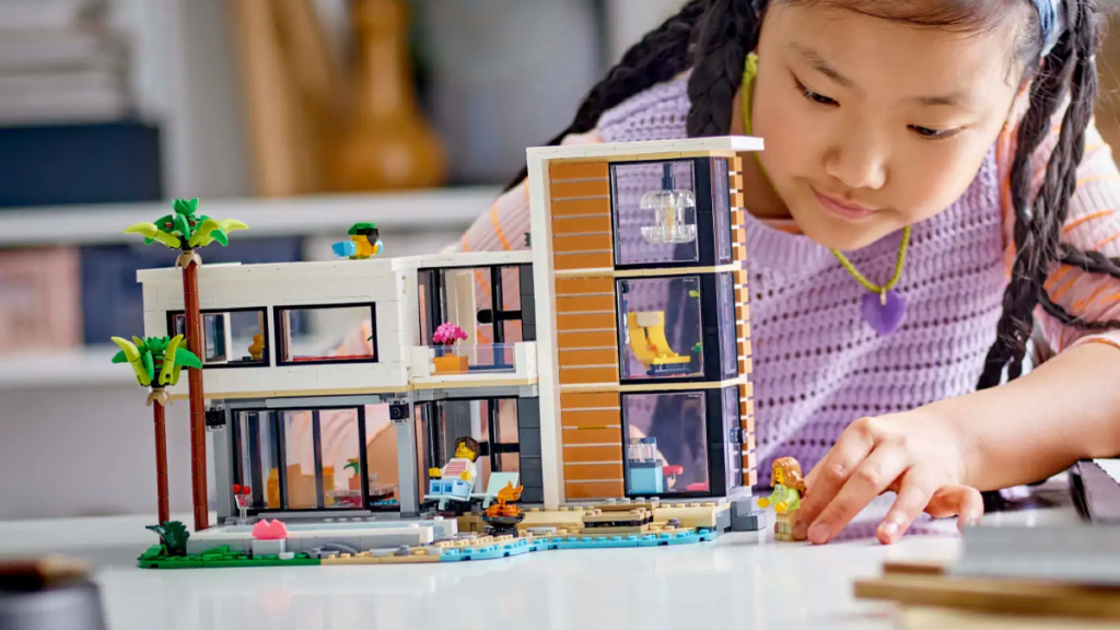 LEGO Creator 3 in 1 31153 Modern House featured 1024x576