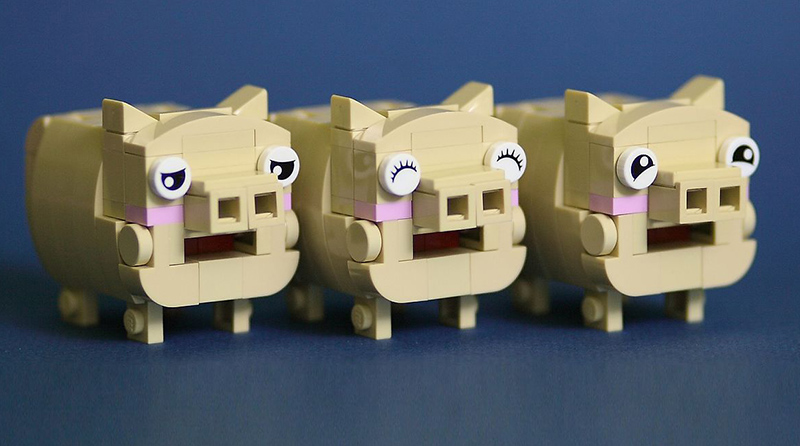 Brick Pig of the Day: Three little pigs