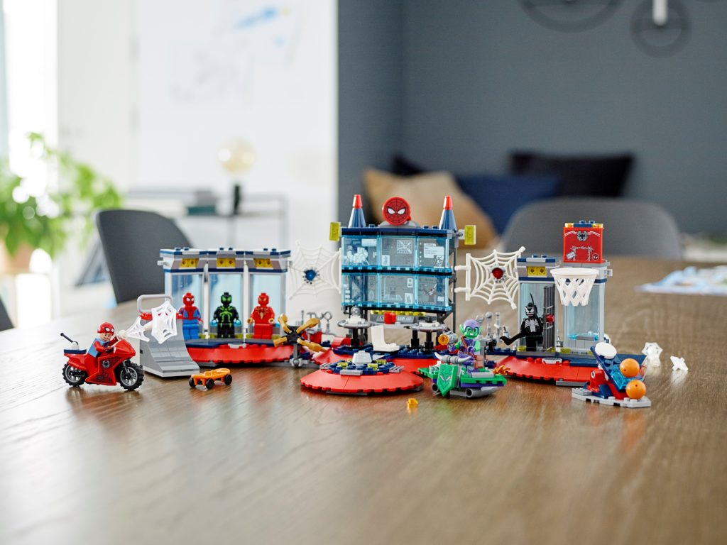 76175 Attack on the Spider Lair 8
