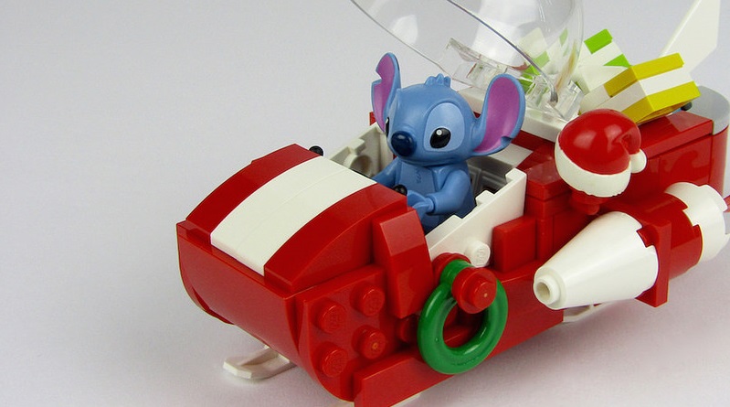 Brick Pic of the Day: Santa Stitch