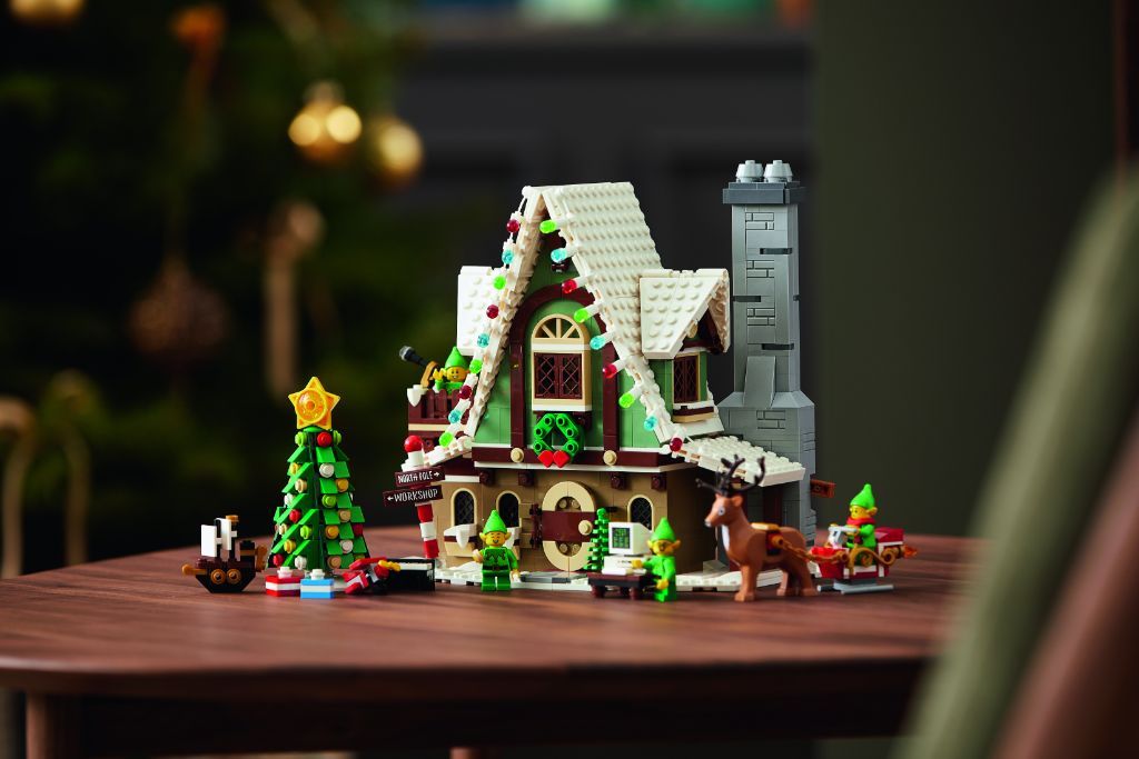 LEGO 10275 Elf Club House 24