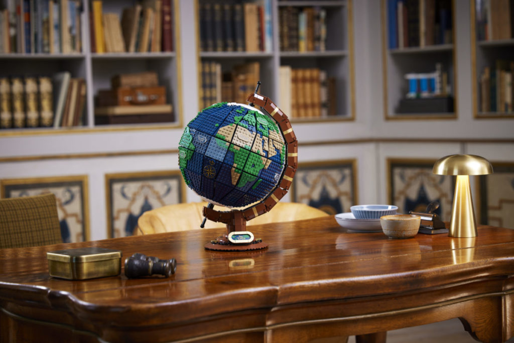 LEGO Ideas 21332 The Globe 17 1024x683
