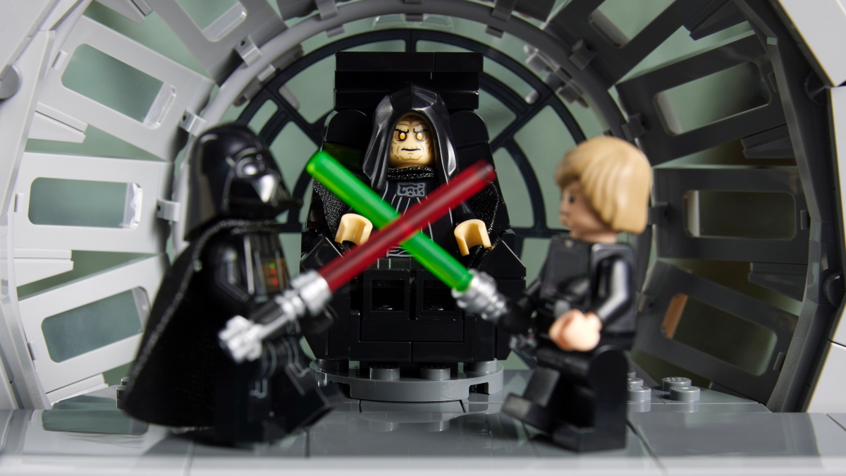 LEGO Star Wars 75352 Emperors Throne Room featured 1