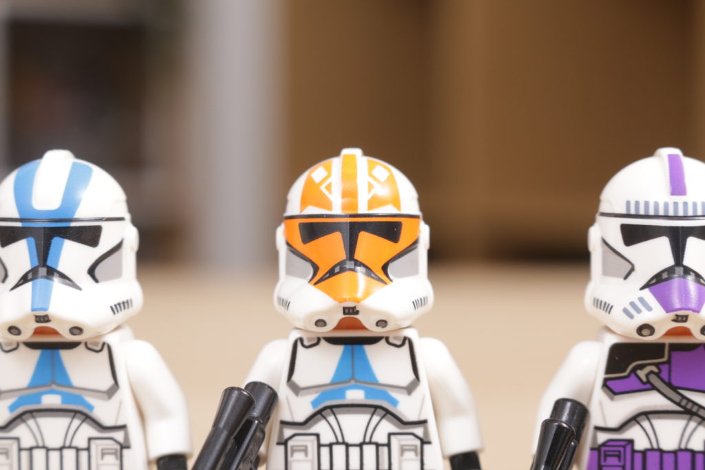 LEGO Star Wars 75337 AT TE Walker 212th 501st Ahsoka 187th Legion Clone Trooper comparison 3 1024x683