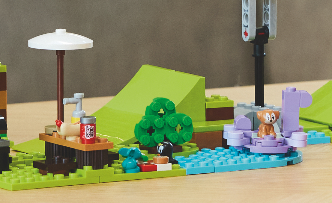 lego sonic the hedgehog 76994 sonic   s green hill zone loop challenge animals 1