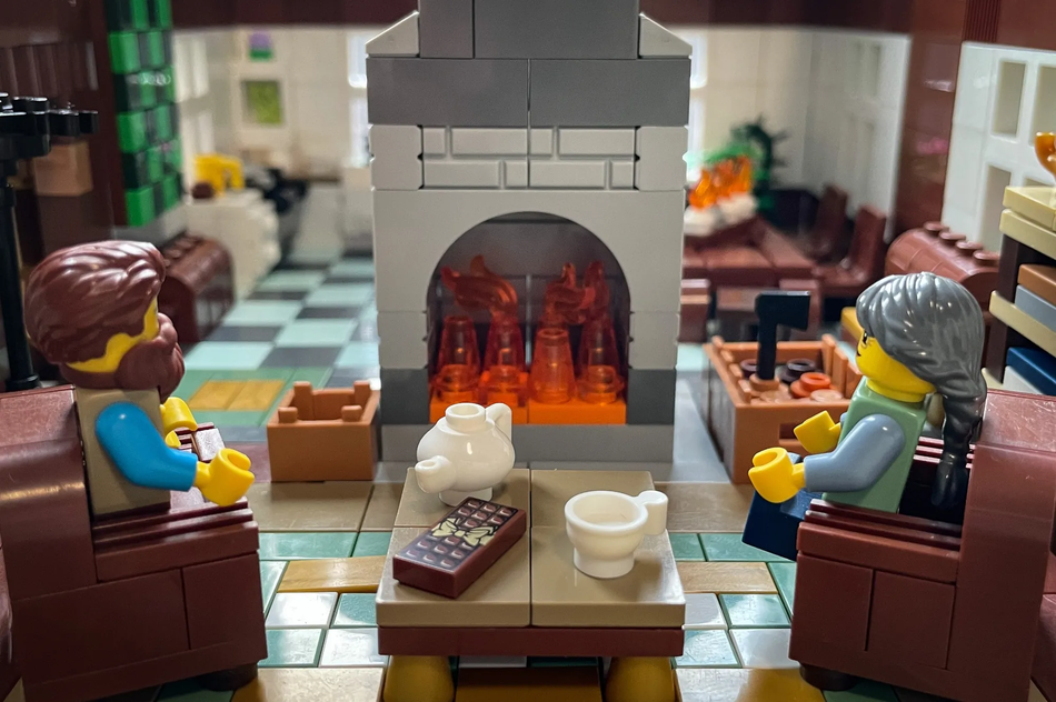 LEGO Ideas House of Open Shutters 7