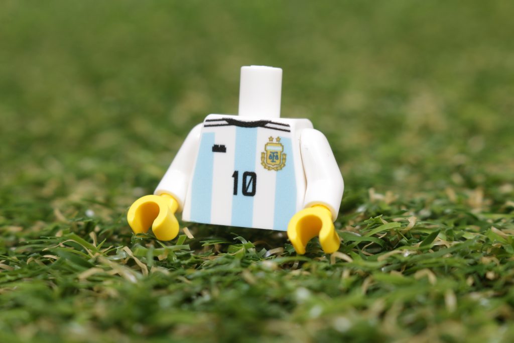 LEGO Football minifigures FIFA World Cup 2022 Qatar Brazil Argentina USA Messi Neymar McKennie FireStar Toys review 9 1024x683