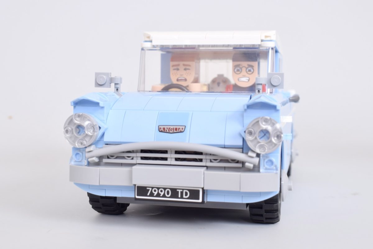 LEGO Harry Potter 76470 Enchanted Flying Ford Anglia review 13 1200x800