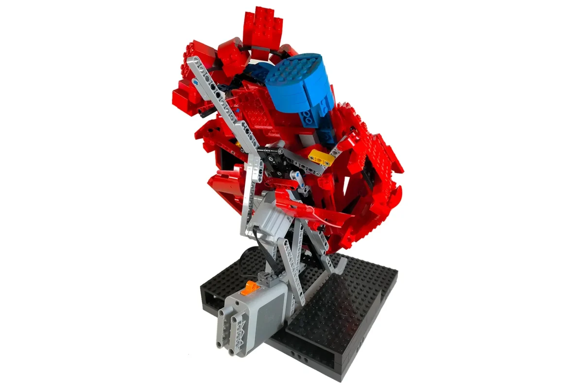 LEGO Ideas Motorized Beating Heart 4 1200x800
