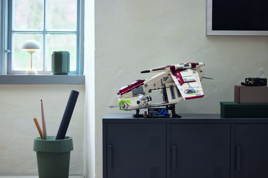 LEGO Star Wars 75309 Republic Gunship 28