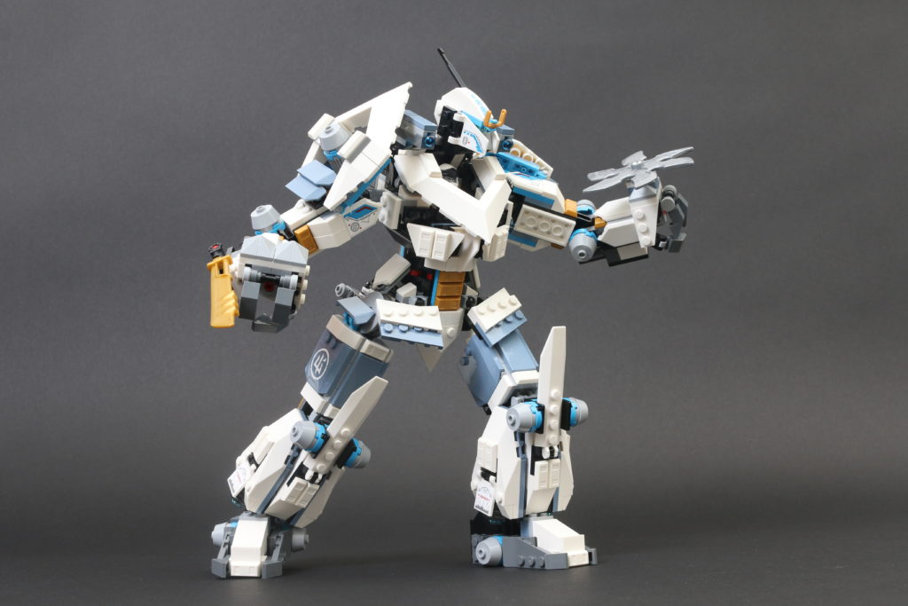 LEGO NINJAGO Legacy 71738 Zanes Titan Mech Battle review 18