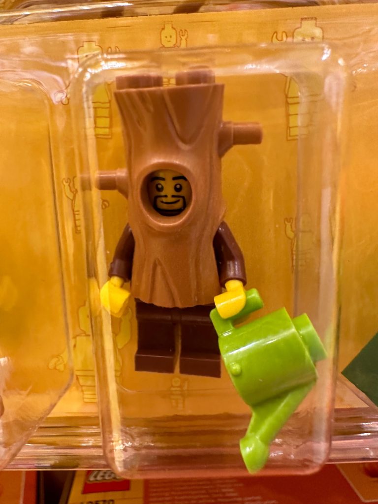 LEGO Autumn Build a Minifigure Tree Guy 768x1024