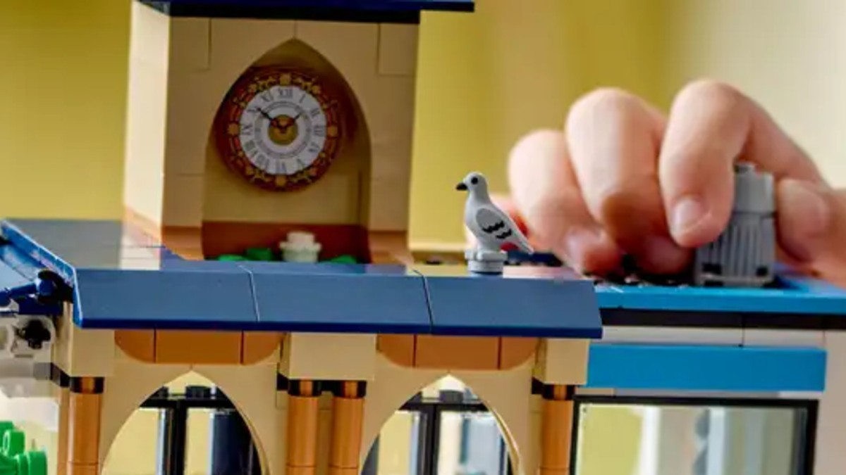 LEGO pigeon is back in stock at Pick a Brick