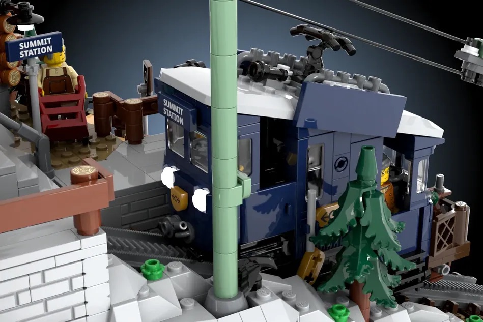 LEGO Ideas Summit Station 14