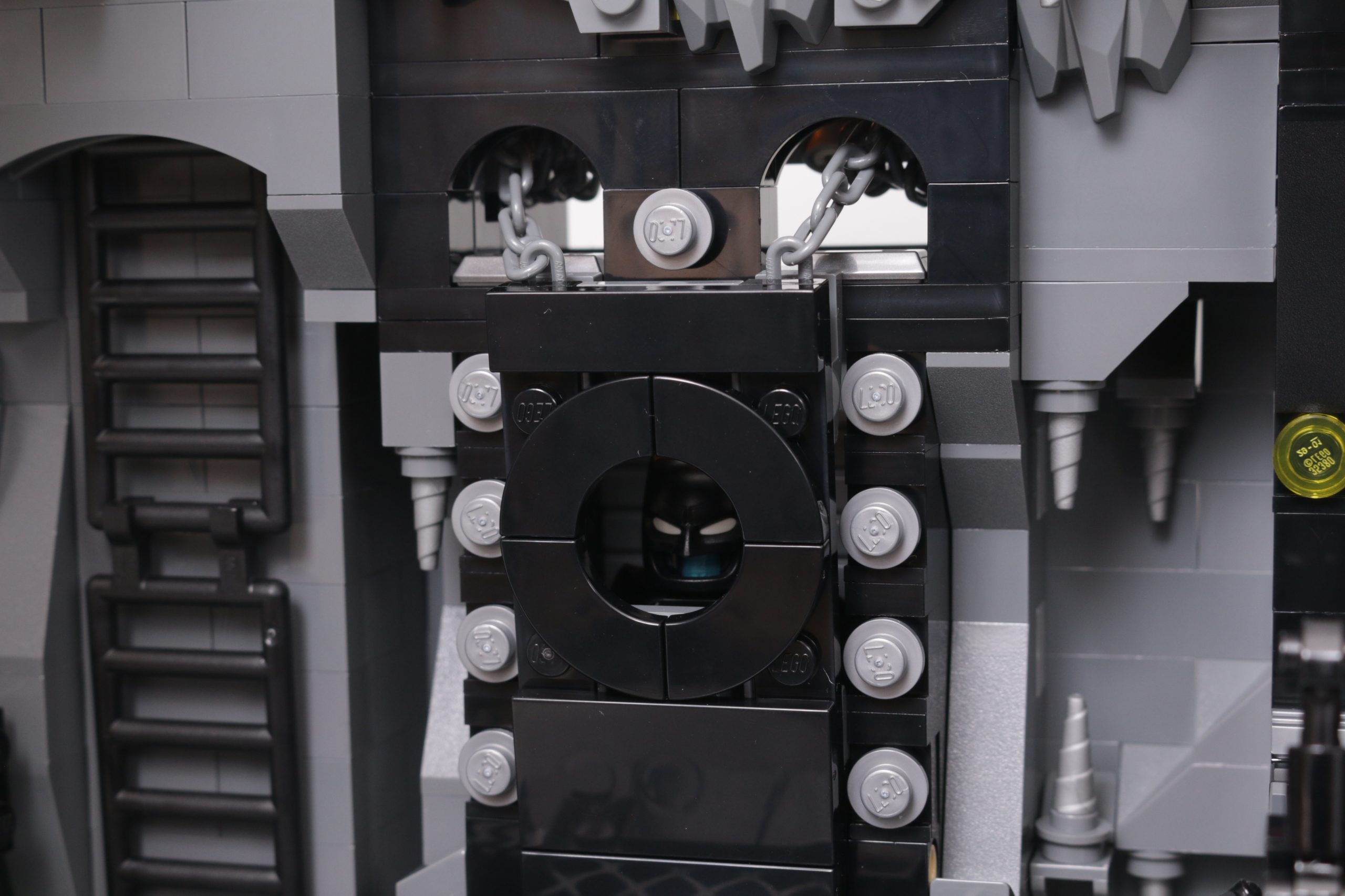 LEGO Batman 76252 Batcave – Shadow Box review 30 scaled