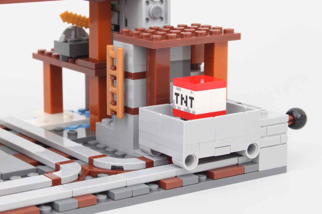 lego minecraft 21277 the pickaxe mine review 5 1024x682