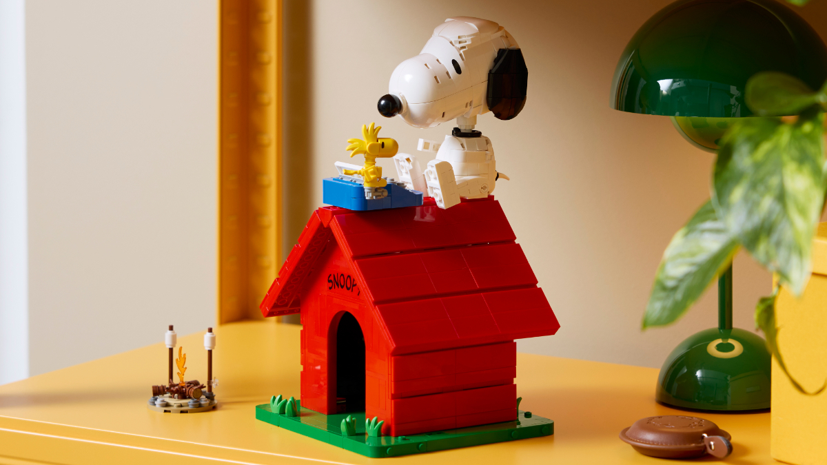 LEGO Ideas 21368 Peanuts: Snoopy's Doghouse revealed