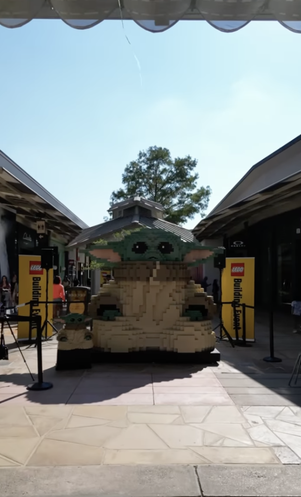 LEGO Store La Canterra Grogu 620x1024