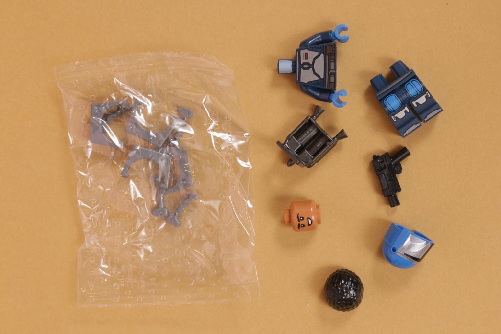 LEGO Star Wars Mandalorian Pilot magazine minifigure 75348 5 1024x683