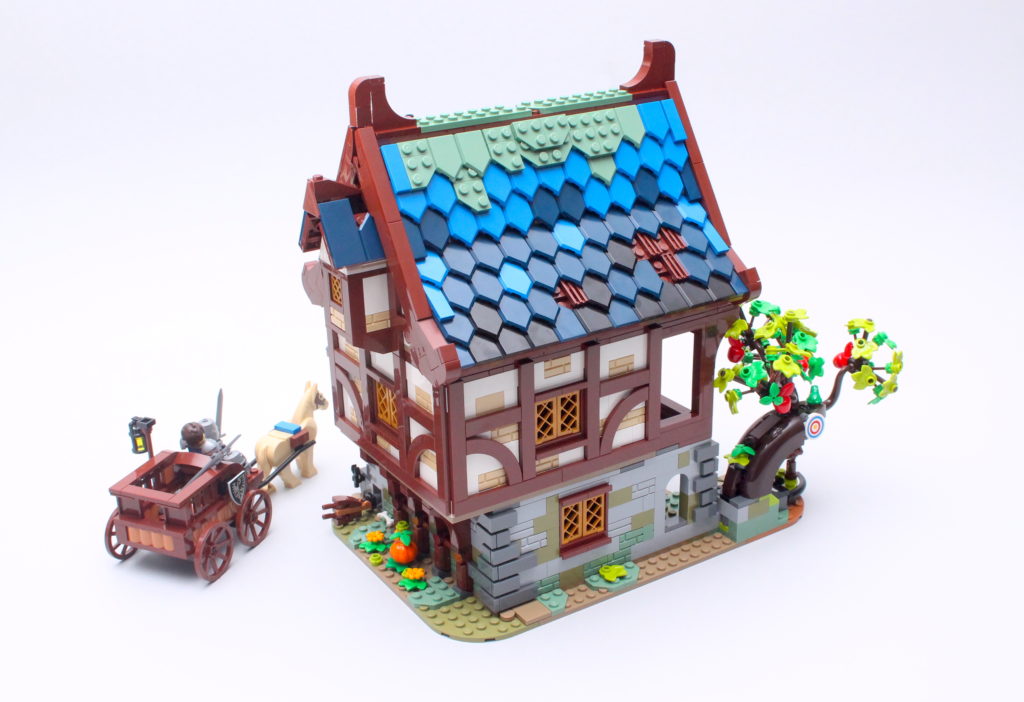21325 Medieval Blacksmith review 2