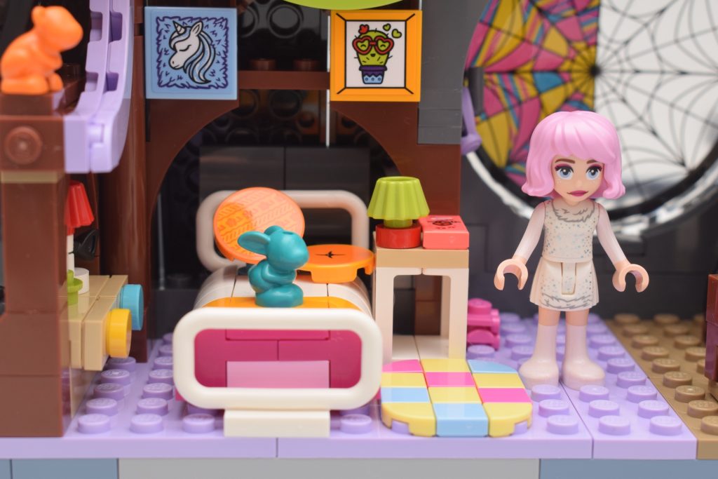 LEGO Wednesday 76781 Wednesday Enids Dorm Room review 19 1024x683