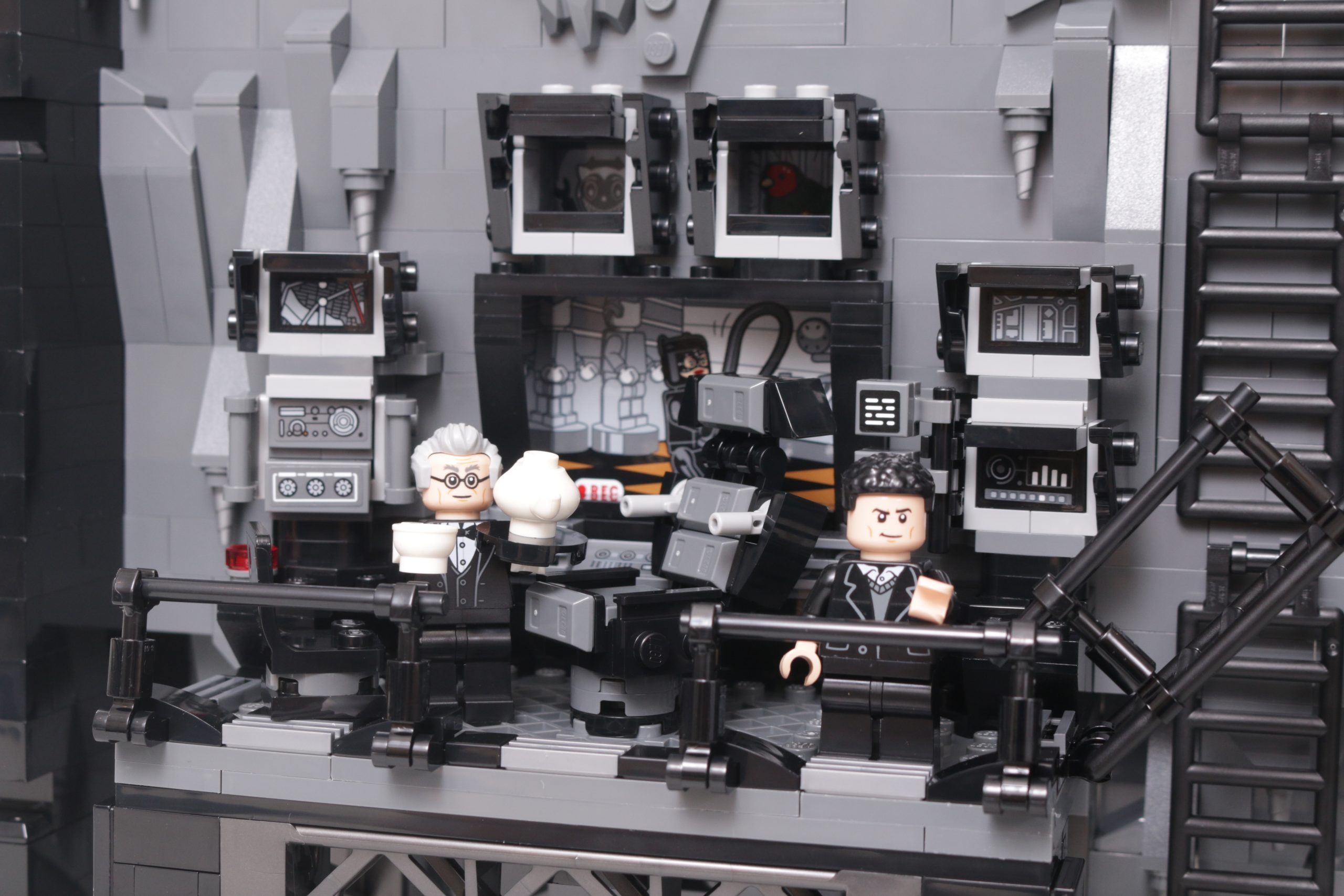 LEGO Batman 76252 Batcave – Shadow Box review 36 scaled