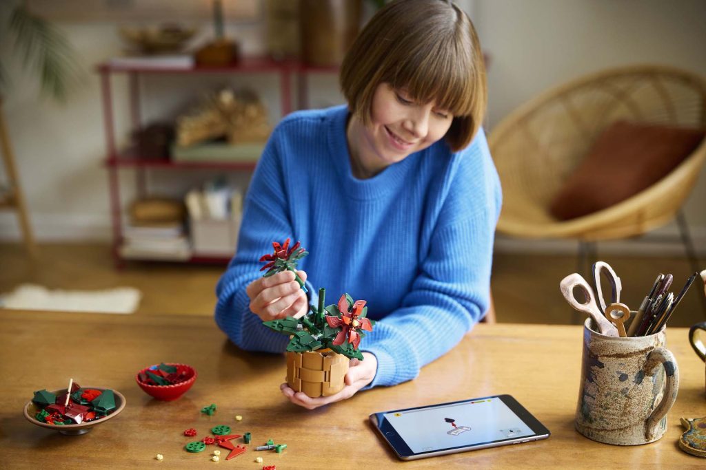 LEGO Icons Botanical Collection 10370 Poinsettia 9 1024x683
