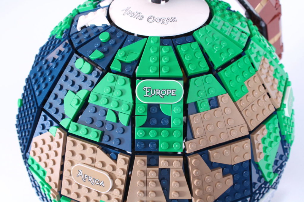 LEGO Ideas 21332 The Globe review 19 1024x683