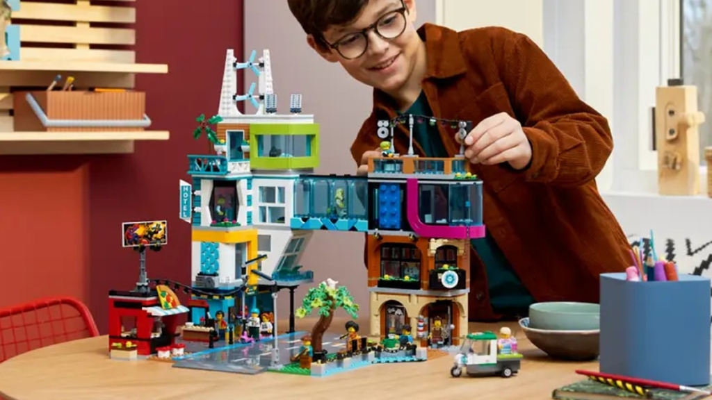 lego city 60380 downtown lifestyle featured 1024x576