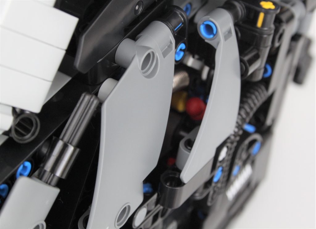 LEGO Technic 42159 Yamaha MT 10 SP review 30 1024x744