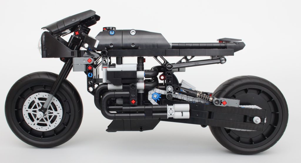 LEGO Technic 42155 The Batman Batcycle review 19 1024x555