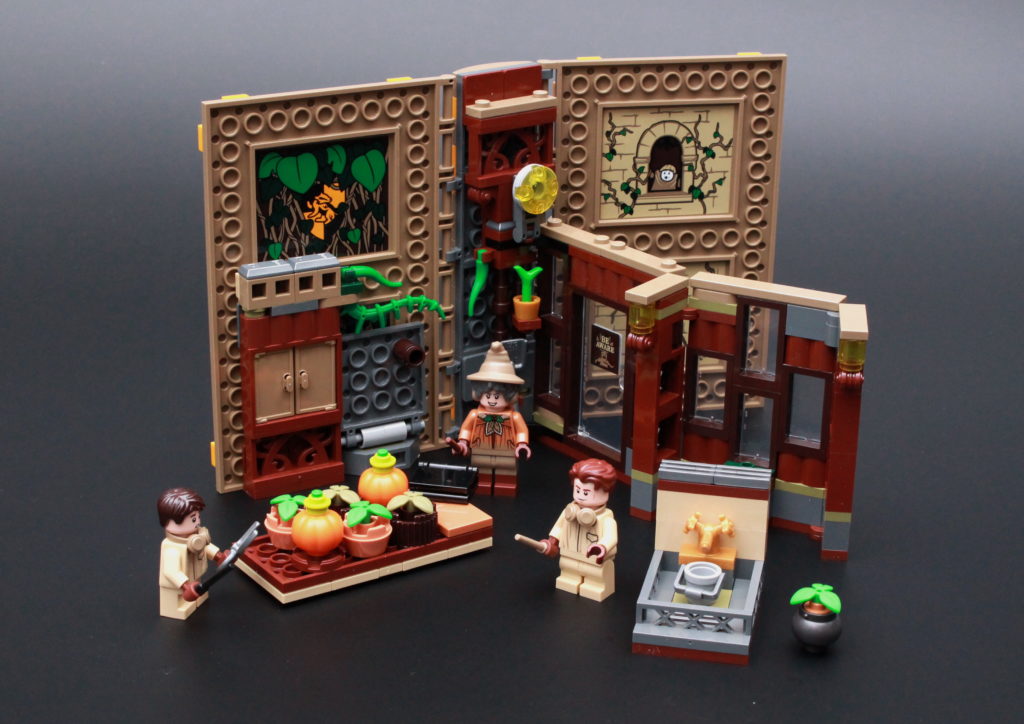 LEGO Harry Potter 76384 Hogwarts Moment Herbology Class review 1