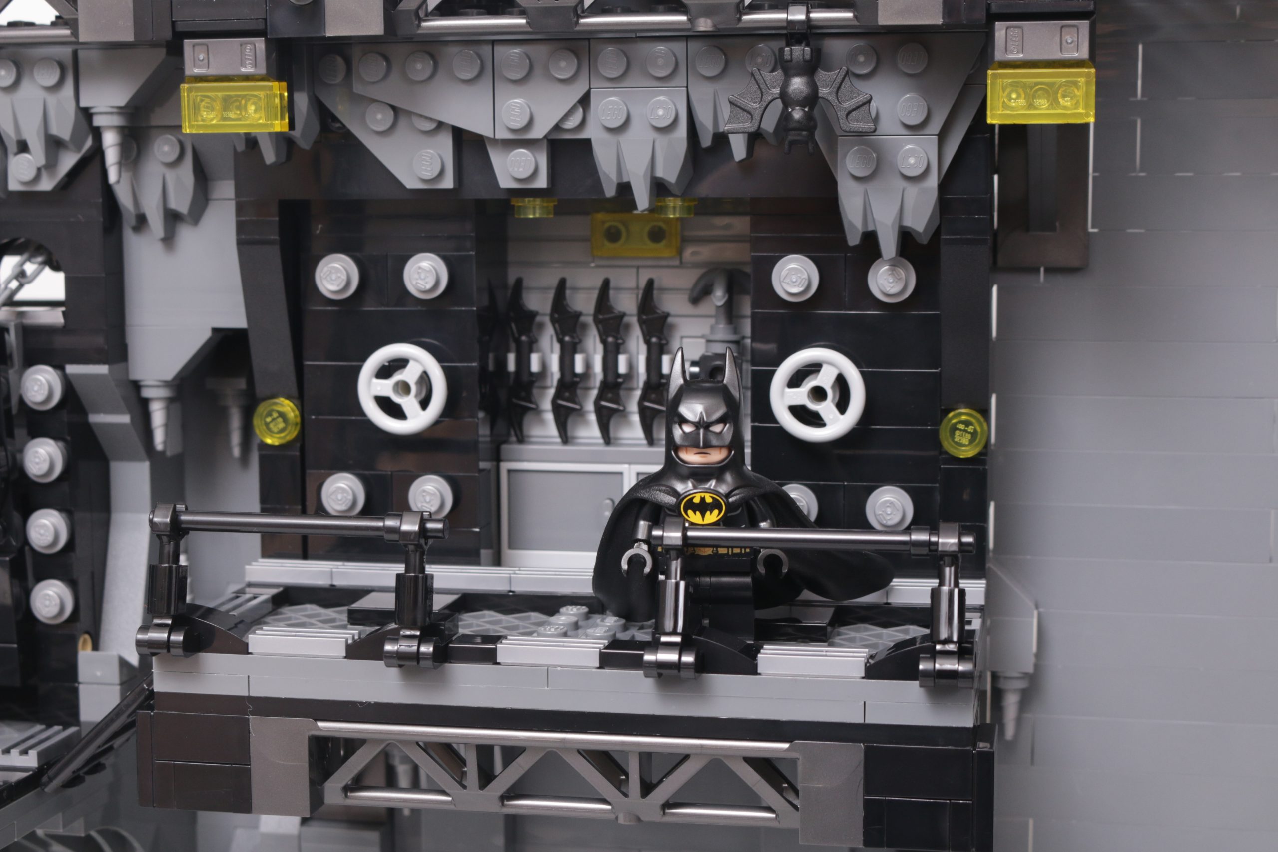 LEGO Batman 76252 Batcave – Shadow Box review 25 scaled