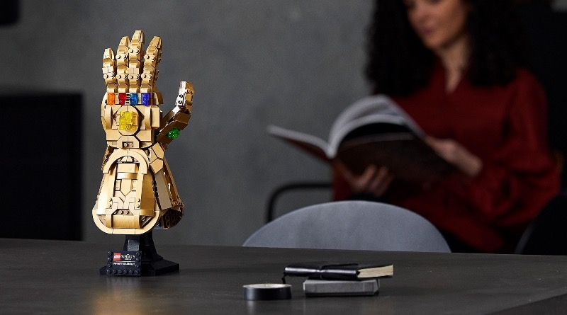 Bag a free tee with LEGO Marvel 76191 Infinity Gauntlet at Zavvi
