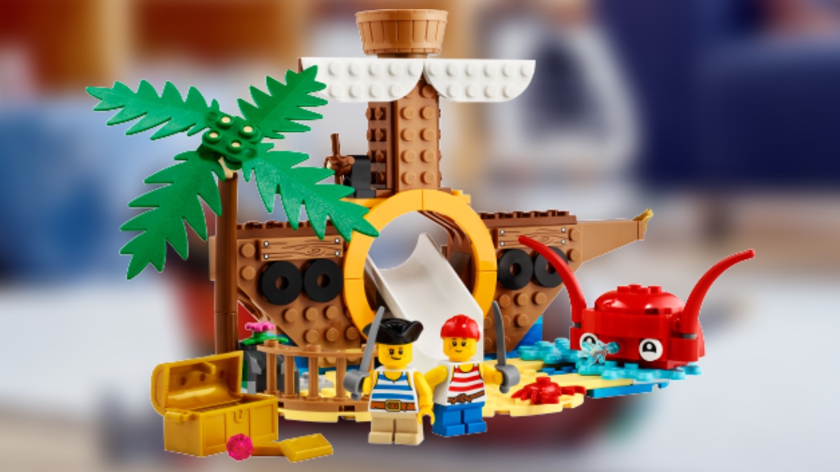 Here’s a better look at LEGO 40589 Pirate Ship Playground
