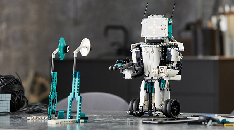 Live LEGO MINDSTORMS 51515 Robot Inventor gets live demo today