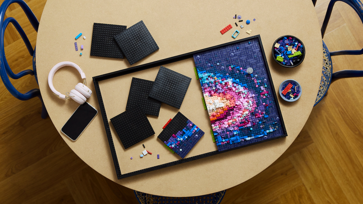 LEGO Art 31212 The Milky Way Galaxy is packed with bizarre pieces