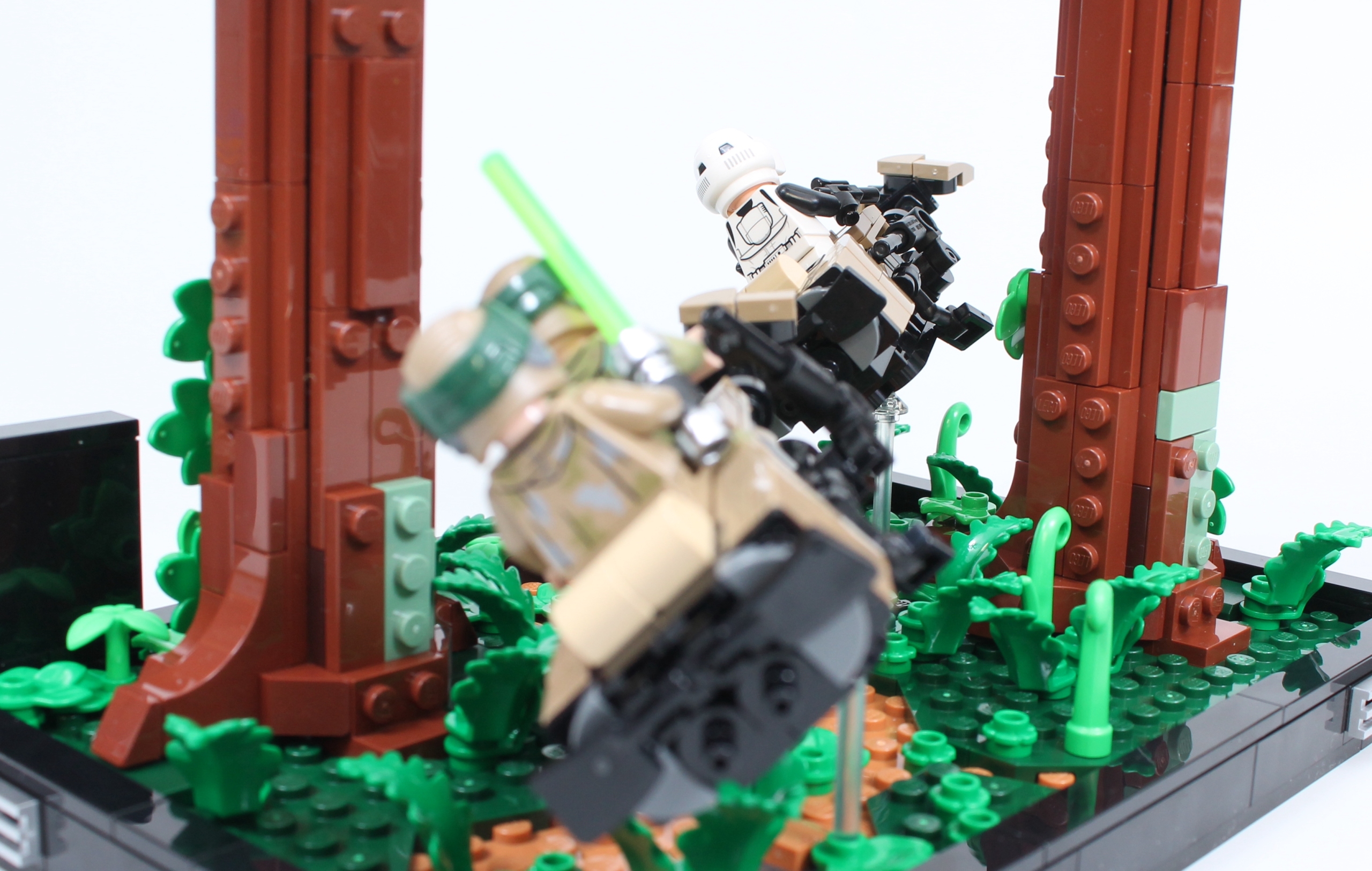 LEGO Star Wars 75353 Endor Speeder Chase Diorama review 13 scaled