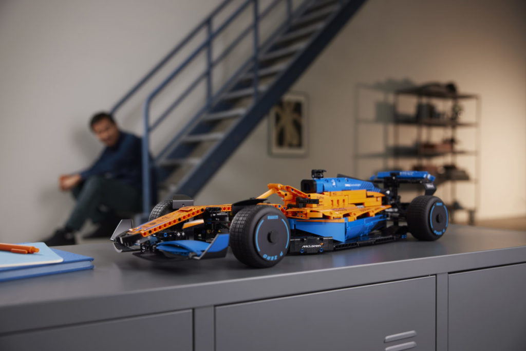 LEGO Technic 42141 McLaren Formula 1 Race Car 23 1024x683