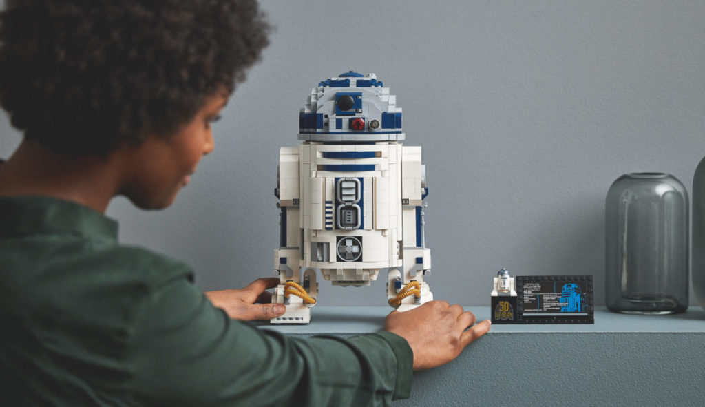LEGO Star Wars 75308 R2 D2 resized 1024x591