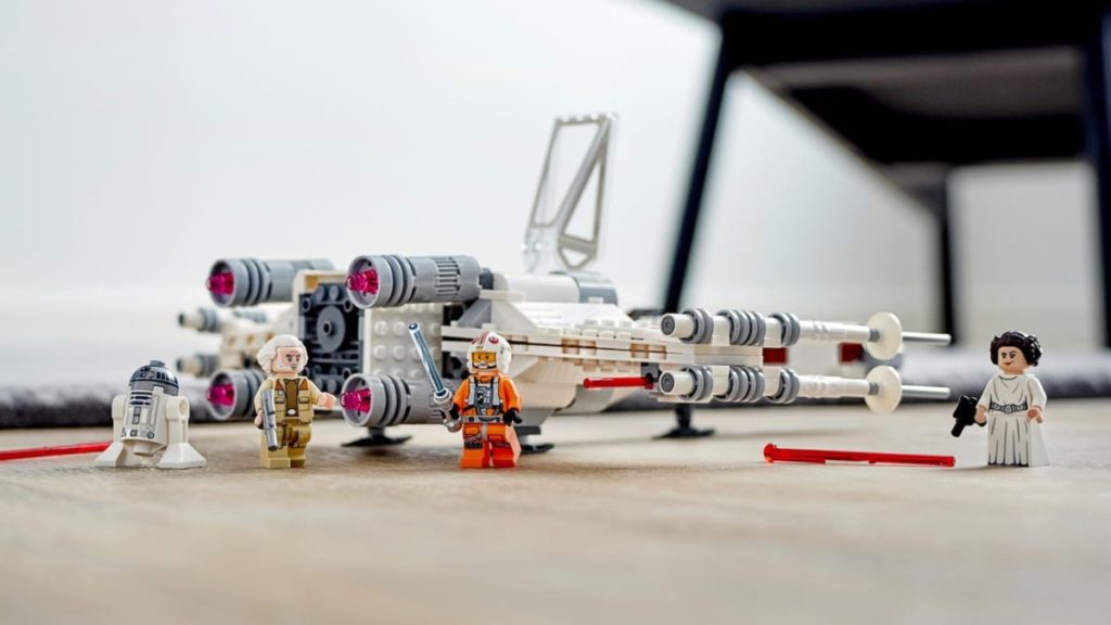 LEGO Star Wars 75301 Luke Skywalkers X wing Fighter lifestyle featured  1024x576