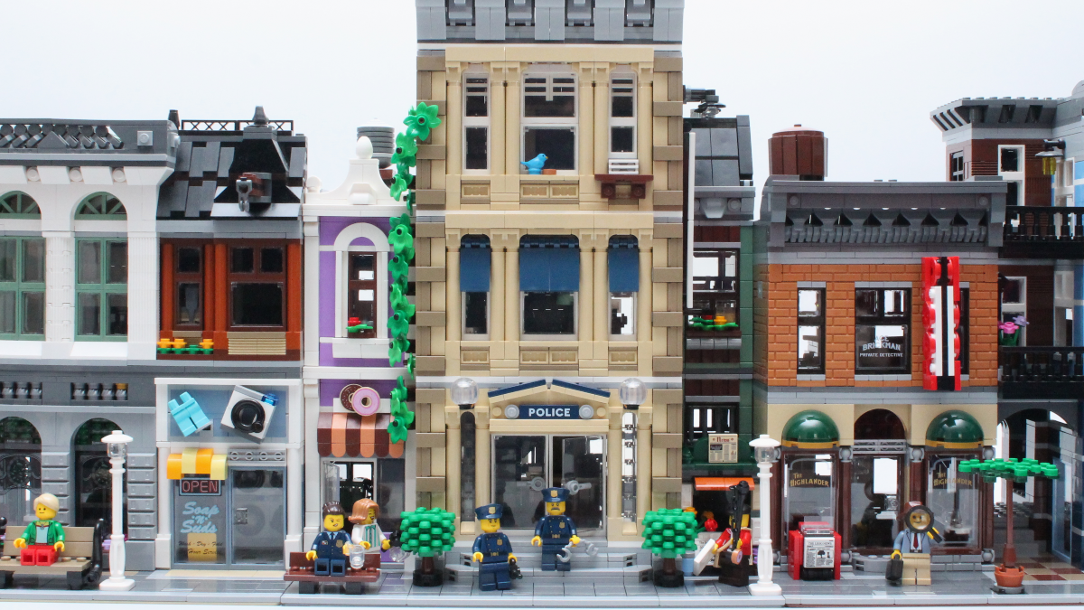 Rumoured 2024 LEGO modular building gift-with-purchase details surface